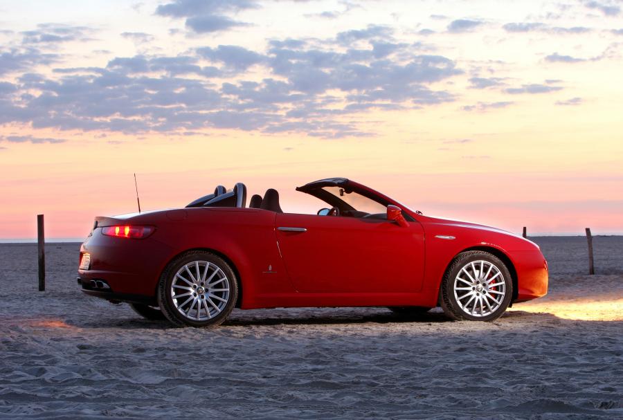 Alfa Romeo Spider (939E) 2008 года  (WW) (фото 17 из 40)
